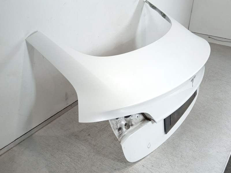 Recambio de tapa maletero para tesla model 3 ev referencia OEM IAM 1601460-EC-B  