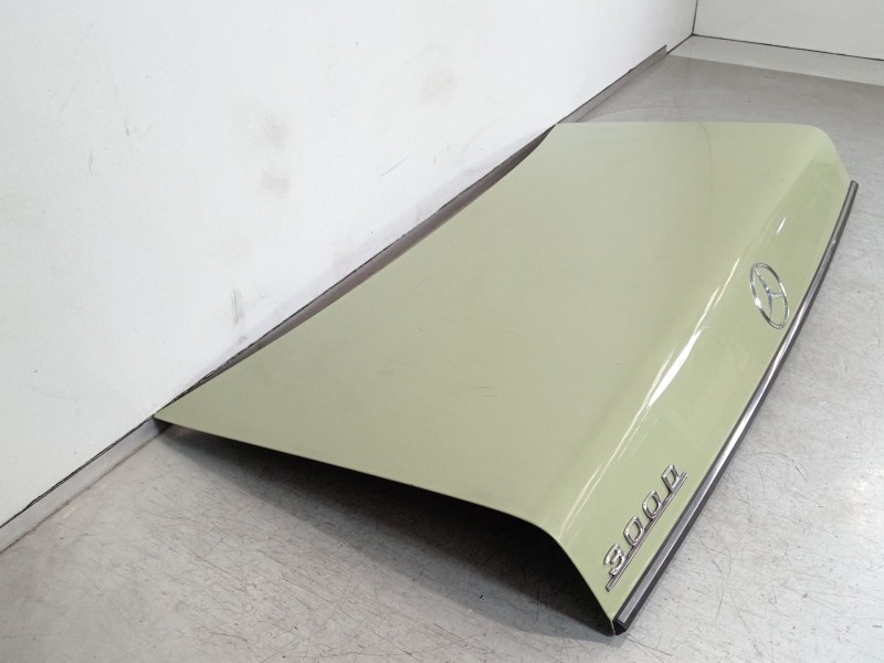 Recambio de tapa maletero para mercedes-benz 123 sedán (w123) 300 d (123.130) referencia OEM IAM W123  