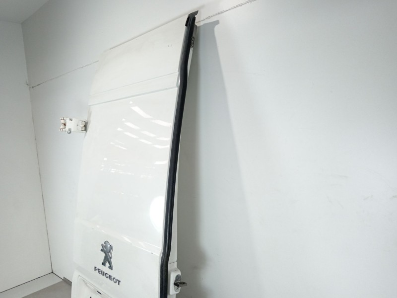 Recambio de puerta trasera izquierda para peugeot boxer furgoneta 2.2 bluehdi 140 referencia OEM IAM 1612597580  