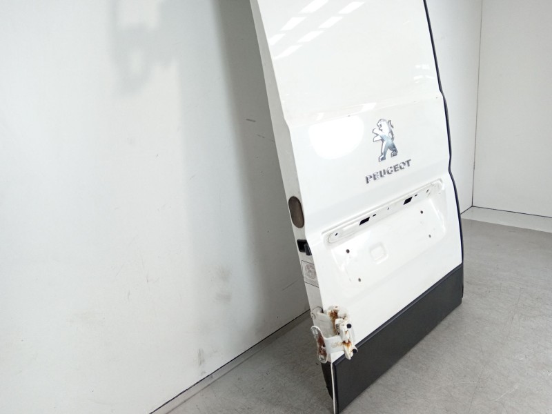 Recambio de puerta trasera izquierda para peugeot boxer furgoneta 2.2 bluehdi 140 referencia OEM IAM 1612597580  