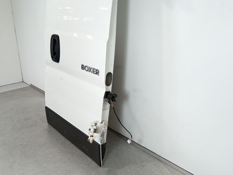 Recambio de puerta trasera derecha para peugeot boxer furgoneta 2.2 bluehdi 140 referencia OEM IAM 1612598180  