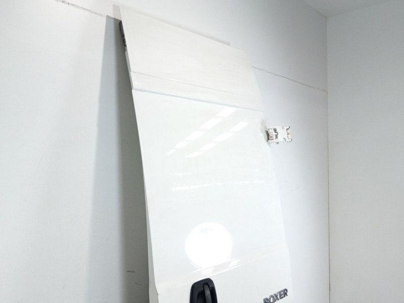 Recambio de puerta trasera derecha para peugeot boxer furgoneta 2.2 bluehdi 140 referencia OEM IAM 1612598180  