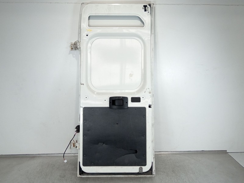 Recambio de puerta trasera derecha para peugeot boxer furgoneta 2.2 bluehdi 140 referencia OEM IAM 1612598180  