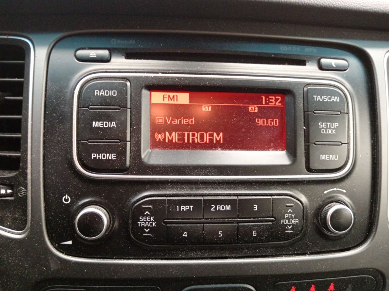 Recambio de sistema audio / radio cd para kia carens iv 1.6 gdi referencia OEM IAM 96170A4610CA  
