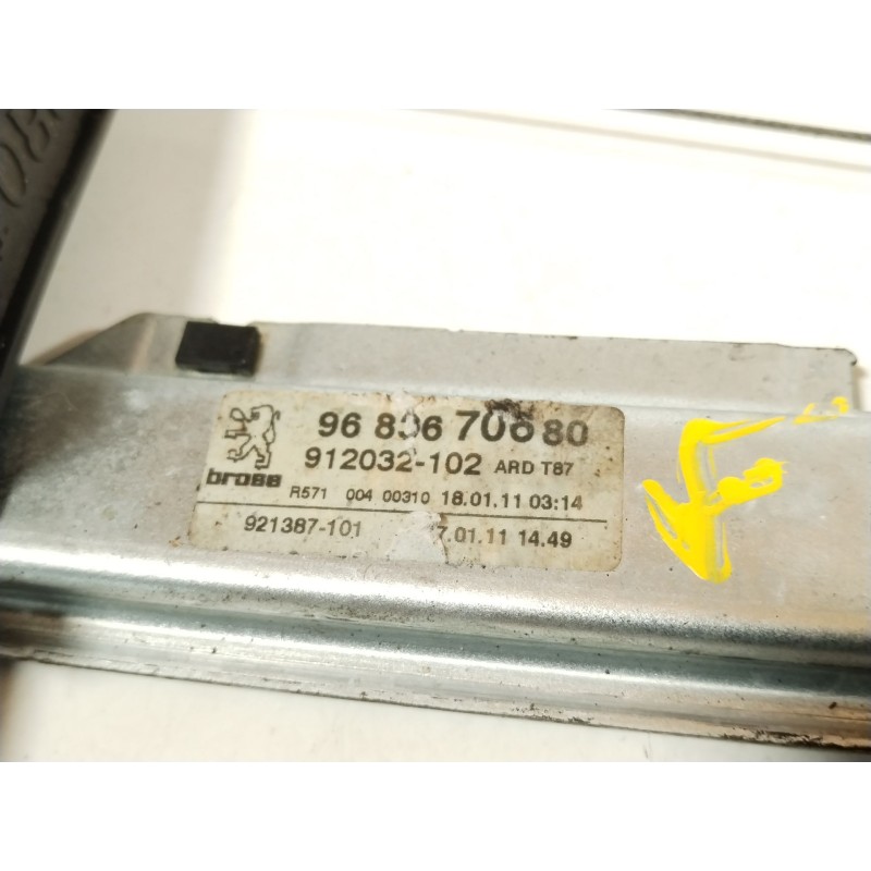 Recambio de elevalunas trasero derecho para peugeot 5008 (0u_, 0e_) 1.6 hdi referencia OEM IAM 9683670680 962942200D 912359101