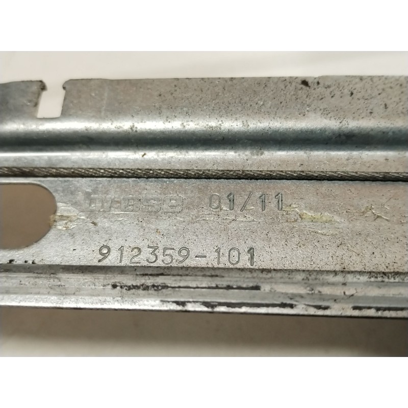 Recambio de elevalunas trasero derecho para peugeot 5008 (0u_, 0e_) 1.6 hdi referencia OEM IAM 9683670680 962942200D 912359101