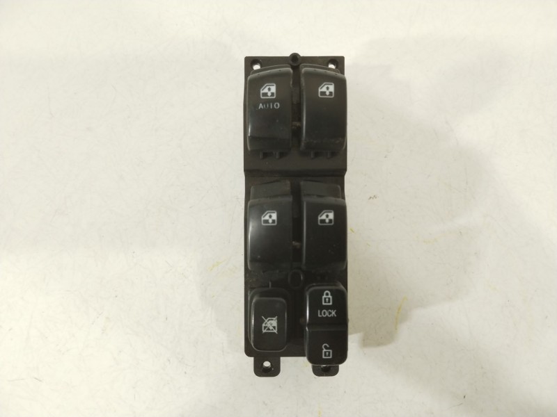 Recambio de mando elevalunas delantero izquierdo para ssangyong rodius i 2.7 xdi referencia OEM IAM 8582021000 8582021100 858212
