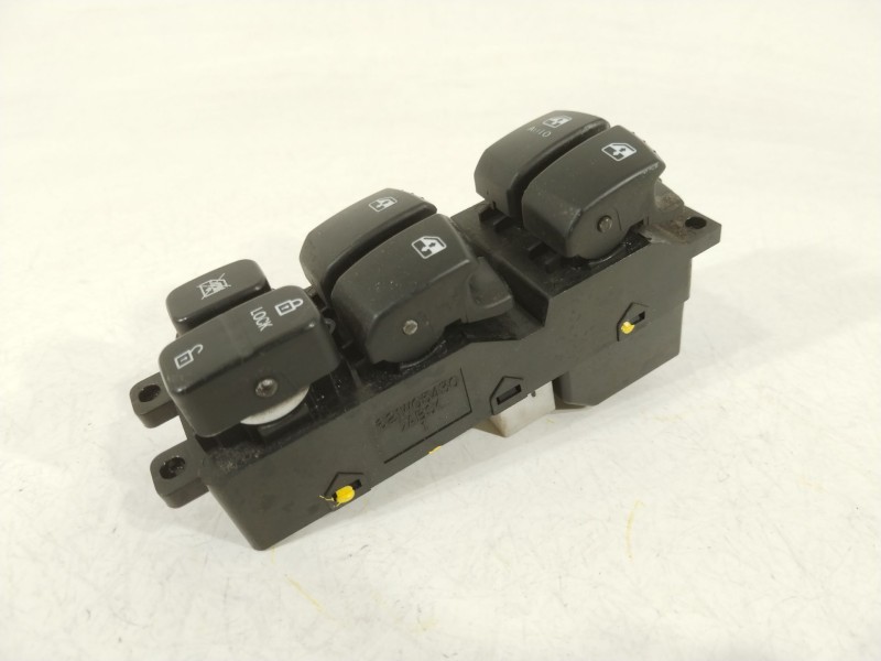 Recambio de mando elevalunas delantero izquierdo para ssangyong rodius i 2.7 xdi referencia OEM IAM 8582021000 8582021100 858212