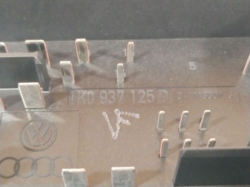 Recambio de caja reles / fusibles para volkswagen golf vi (5k1) 2.0 gti referencia OEM IAM 1K0937125D  