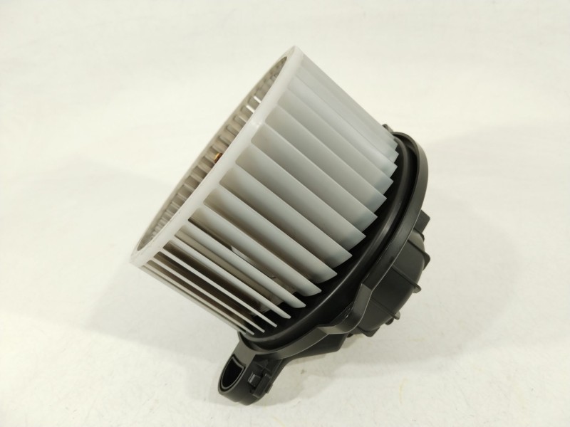 Recambio de ventilador calefaccion para kia carens iv 1.6 gdi referencia OEM IAM 97113A4000  