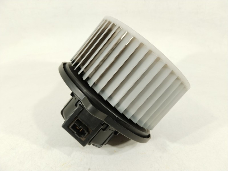 Recambio de ventilador calefaccion para kia carens iv 1.6 gdi referencia OEM IAM 97113A4000  