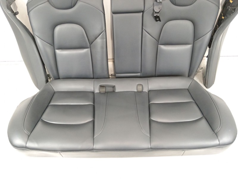 Recambio de asientos traseros para tesla model 3 ev referencia OEM IAM 1452685C3C  