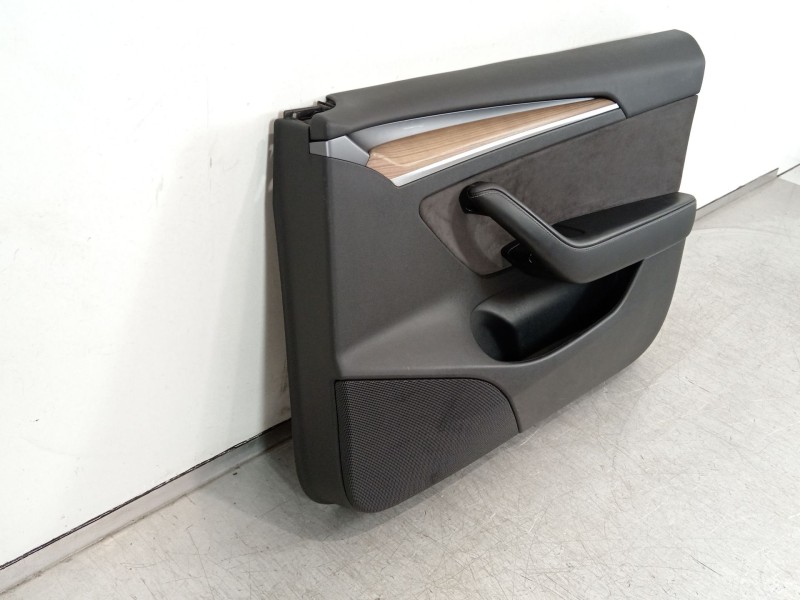 Recambio de guarnecido puerta delantera derecha para tesla model 3 ev referencia OEM IAM 158812702C  
