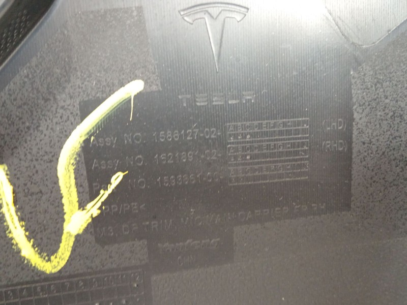 Recambio de guarnecido puerta delantera derecha para tesla model 3 ev referencia OEM IAM 158812702C  