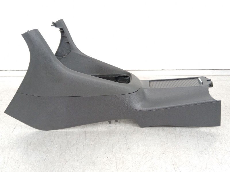 Recambio de consola central para volkswagen golf vi (5k1) 2.0 gti referencia OEM IAM 5K0863243C  