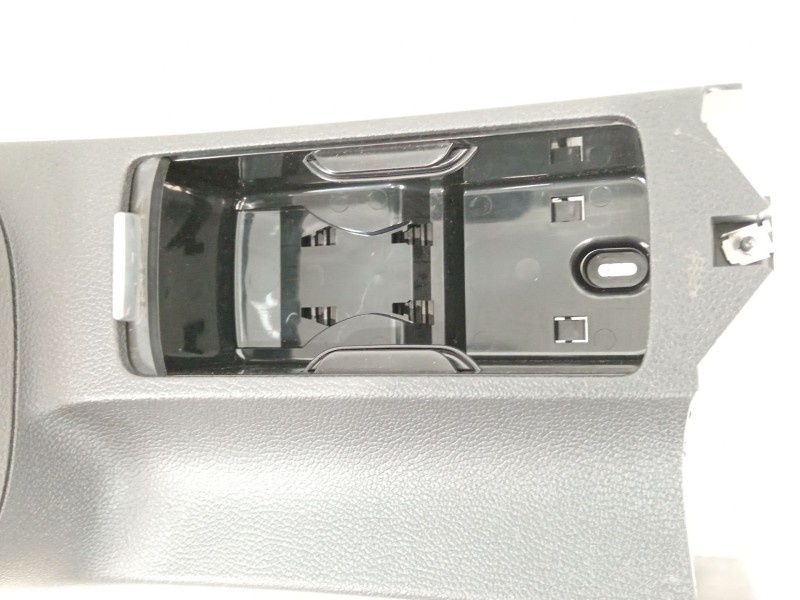 Recambio de consola central para volkswagen golf vi (5k1) 2.0 gti referencia OEM IAM 5K0863243C  