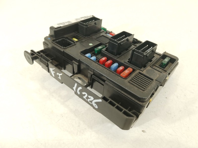 Recambio de caja reles / fusibles para citroën c2 (jm_) 1.4 hdi referencia OEM IAM 9650618380 T118470004L BSMB4