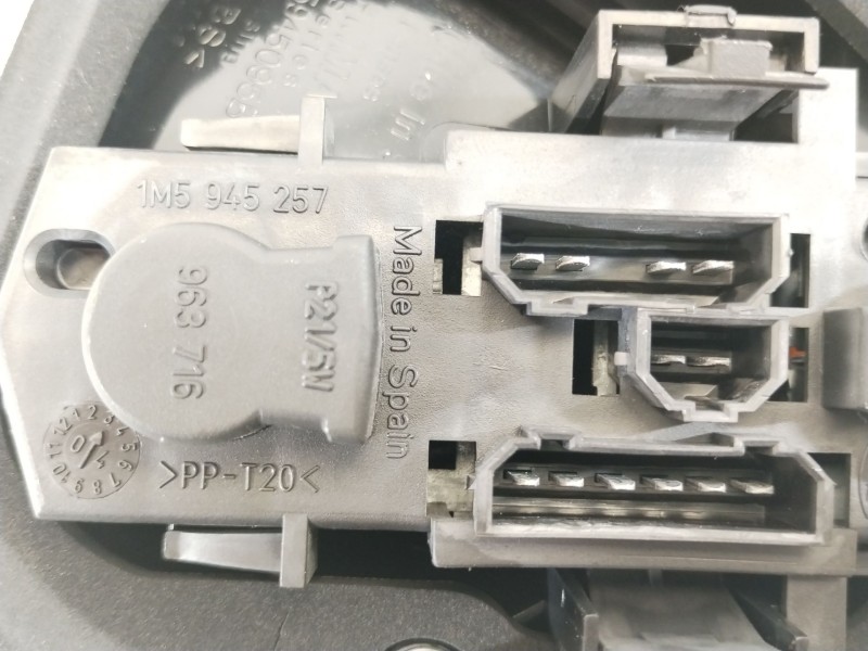 Recambio de piloto trasero izquierdo para seat toledo ii (1m2) 1.6 referencia OEM IAM 1M5945095B 1M5945257 