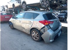 toyota auris (_e18_) del año 2013