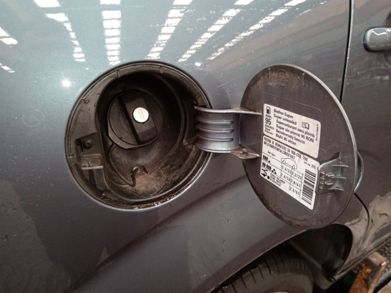 Recambio de tapa exterior combustible para seat altea (5p1) 1.4 tsi referencia OEM IAM   