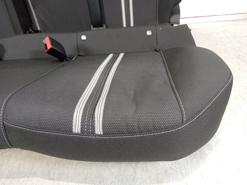 Recambio de asientos traseros para opel corsa f (p2jo) 1.2 (68) referencia OEM IAM 9830578180  