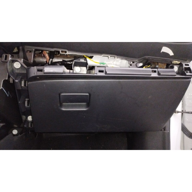 Recambio de guantera para toyota yaris (_p21_, _pa1_, _ph1_) 1.5 hybrid (mxph11) referencia OEM IAM 55433K0060 55550K0030 55550K