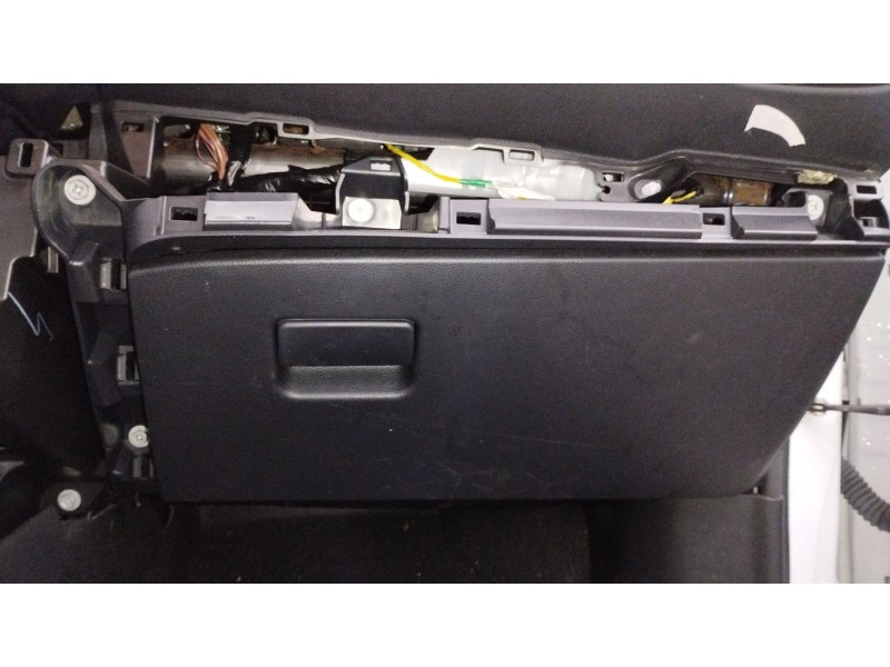 Recambio de guantera para toyota yaris (_p21_, _pa1_, _ph1_) 1.5 hybrid (mxph11) referencia OEM IAM 55433K0060 55550K0030 55550K