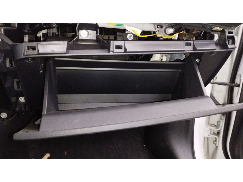 Recambio de guantera para toyota yaris (_p21_, _pa1_, _ph1_) 1.5 hybrid (mxph11) referencia OEM IAM 55433K0060 55550K0030 55550K