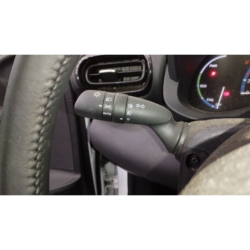Recambio de mando luces para toyota yaris (_p21_, _pa1_, _ph1_) 1.5 hybrid (mxph11) referencia OEM IAM 8432902040 02D7017J910 