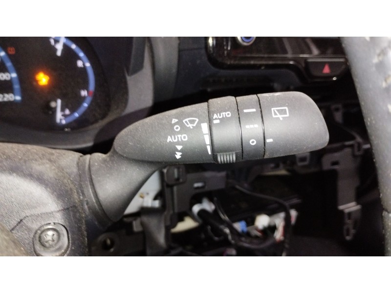 Recambio de mando luces para toyota yaris (_p21_, _pa1_, _ph1_) 1.5 hybrid (mxph11) referencia OEM IAM 8432902040 02D7017J910 