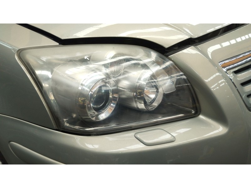 Recambio de faro derecho para toyota avensis (_t25_) 2.0 d-4d (adt250_) referencia OEM IAM   