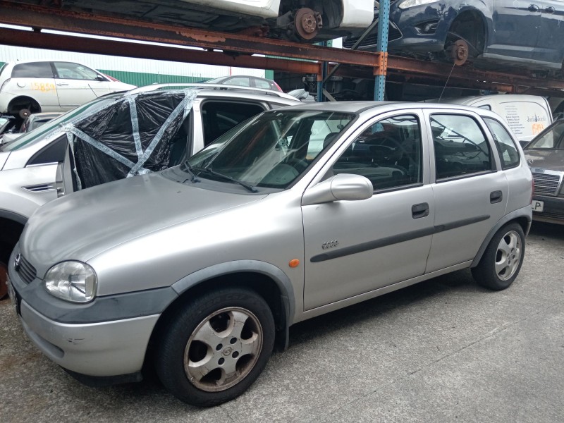 opel corsa b (s93) del año 2000