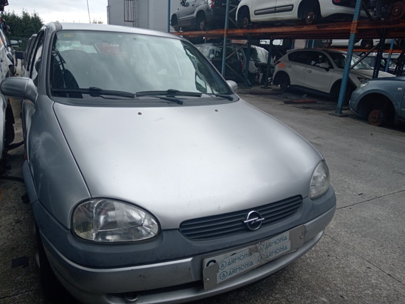 opel corsa b (s93) del año 2000