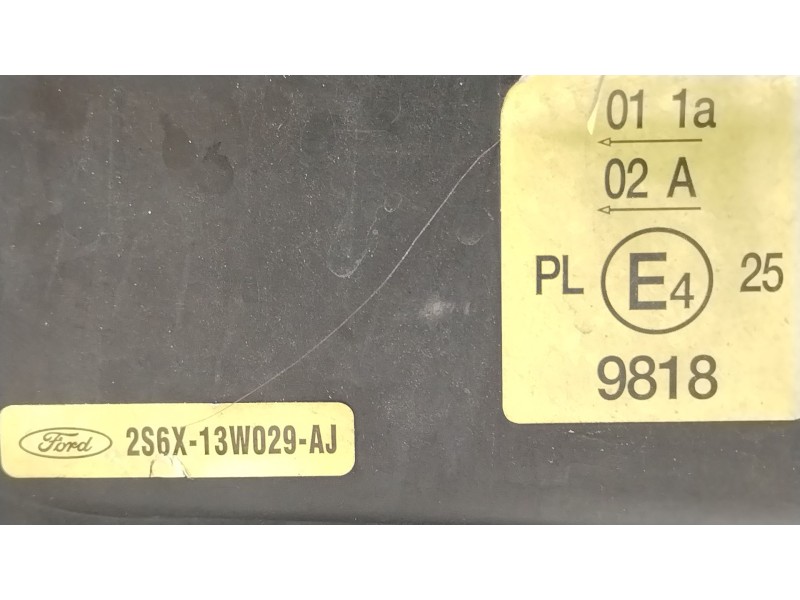 Recambio de faro derecho para ford fiesta v (jh_, jd_) 1.4 tdci referencia OEM IAM 2S6X13W029AJ  