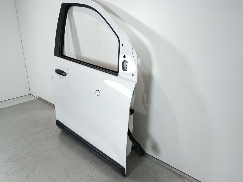 Recambio de puerta delantera derecha para dacia lodgy comfort referencia OEM IAM 801008218R  