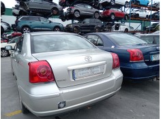 toyota avensis sedán (_t25_) del año 2005