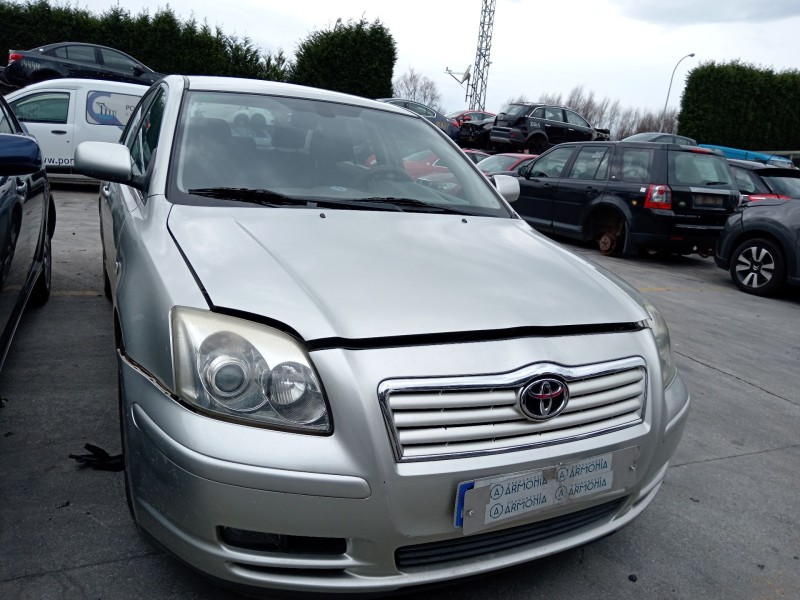 toyota avensis sedán (_t25_) del año 2005