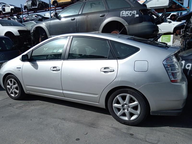 toyota prius liftback (_w2_) del año 2008