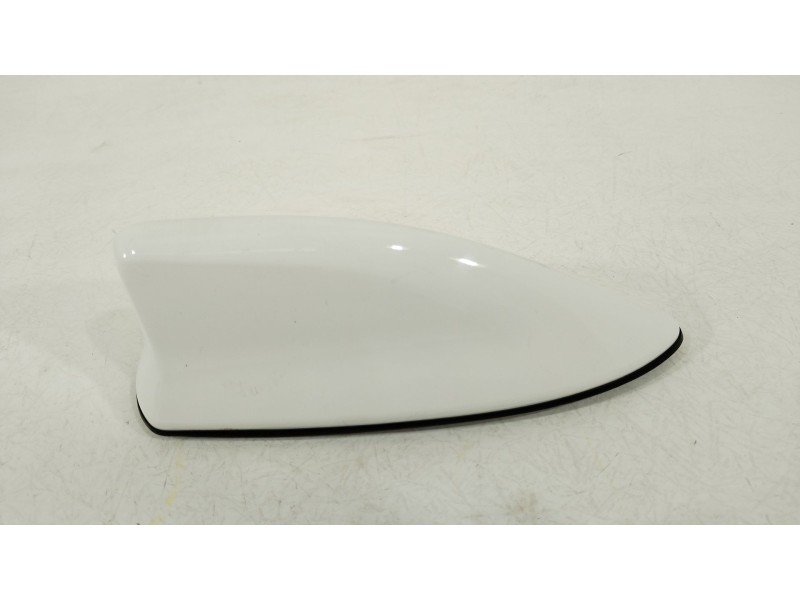 Recambio de antena para toyota yaris (_p21_, _pa1_, _ph1_) 1.5 hybrid (mxph11) referencia OEM IAM 867600D010 8607733040A2 