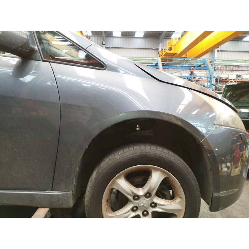 Recambio de aleta delantera derecha para mitsubishi grandis (na_w) 2.0 di-d (na8w) referencia OEM IAM 5220B198  