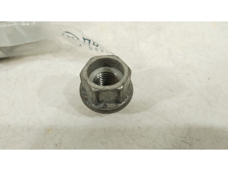 Recambio de tornillos rueda para tesla model 3 ev referencia OEM IAM 102700200B  