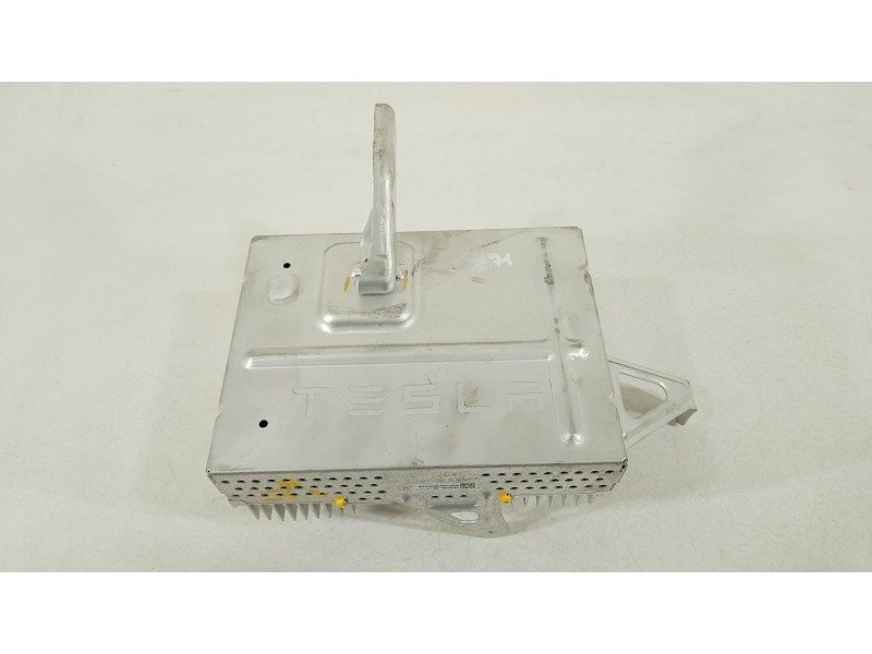 Recambio de amplificador para tesla model 3 ev referencia OEM IAM 107974800F  