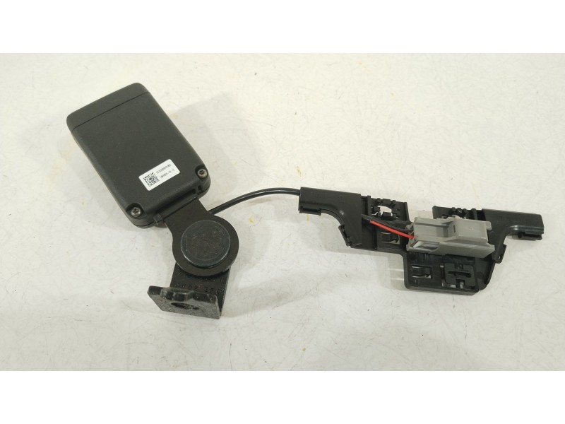 Recambio de enganche cinturon trasero izquierdo para tesla model 3 ev referencia OEM IAM 108593901E 1085939C1E 