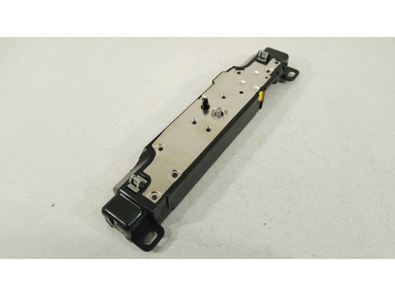 Recambio de amplificador para tesla model 3 ev referencia OEM IAM   