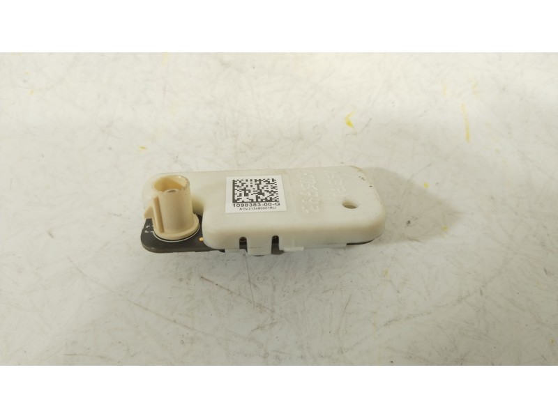 Recambio de camara para tesla model 3 ev referencia OEM IAM 109838300G  