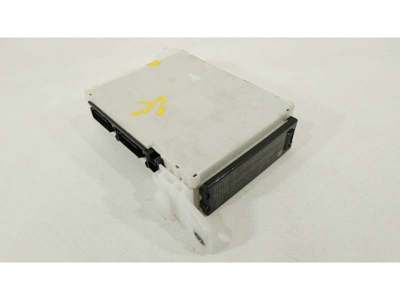 Recambio de caja reles / fusibles para toyota yaris (_p21_, _pa1_, _ph1_) 1.5 hybrid (mxph11) referencia OEM IAM 82730K0110  