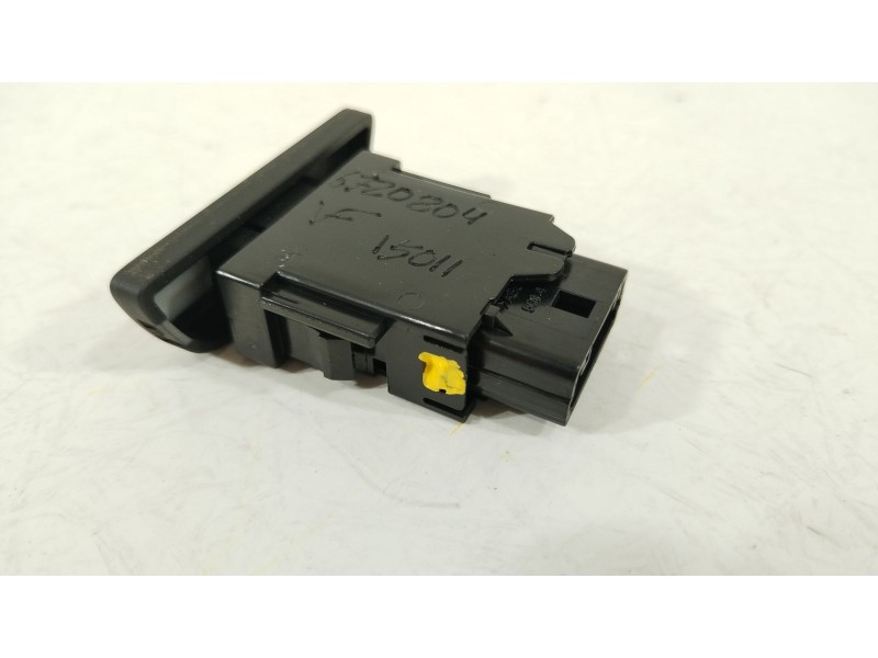 Recambio de warning para toyota yaris (_p21_, _pa1_, _ph1_) 1.5 hybrid (mxph11) referencia OEM IAM 843320D220  