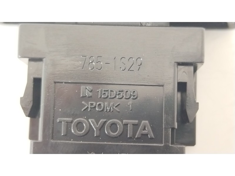 Recambio de warning para toyota yaris (_p21_, _pa1_, _ph1_) 1.5 hybrid (mxph11) referencia OEM IAM 843320D220  