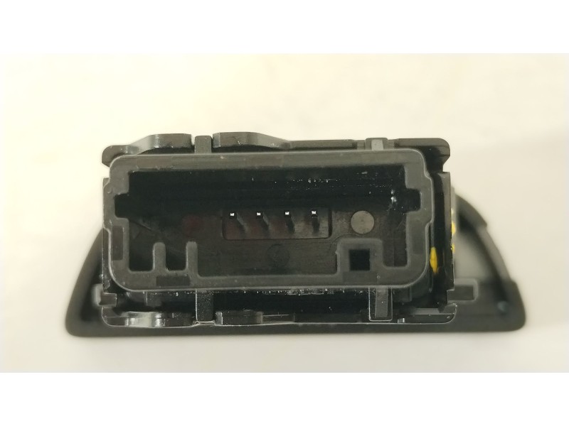 Recambio de warning para toyota yaris (_p21_, _pa1_, _ph1_) 1.5 hybrid (mxph11) referencia OEM IAM 843320D220  