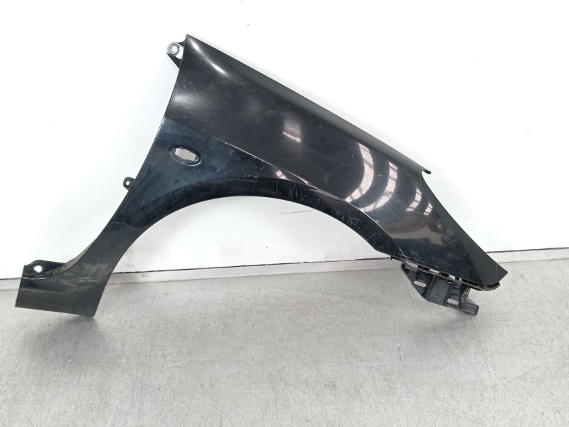Recambio de aleta delantera derecha para peugeot 307 break (3e) 1.6 hdi 110 referencia OEM IAM 9653364577  
